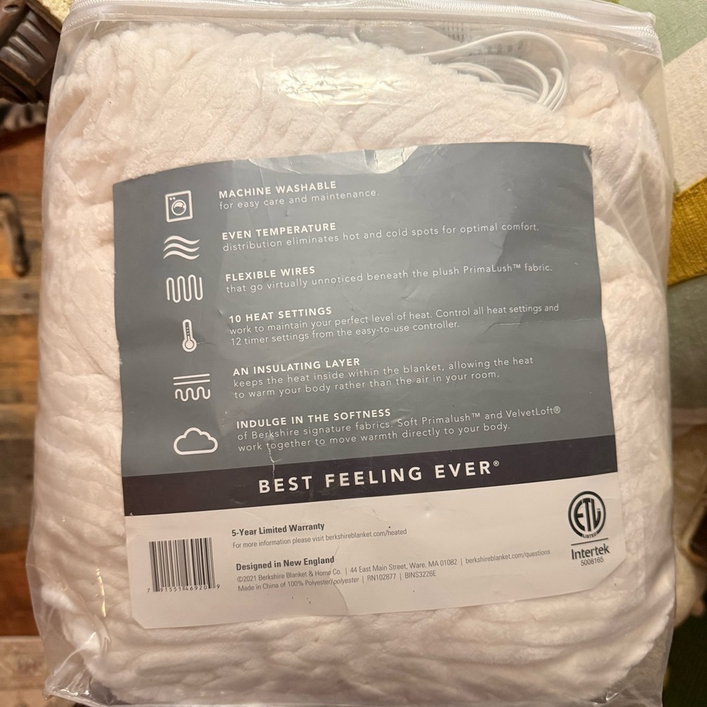NWOT Berkshire Blanket & Home Co Heated Blanket - Picture 3 of 3